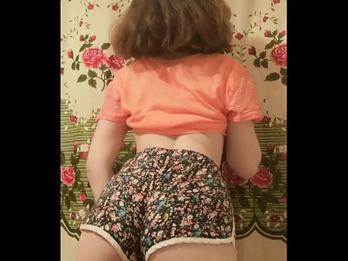 ❤️ Сексуальная юная малышка делает стриптиз снимая свои шортики на камеру Видео траха на порно сайте naffuck.xyz ❌️