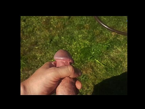 ❤️ Горячая красотка надрачивает свою розовую пизденку и кончает со сквиртом в летнем саду Видео траха на порно сайте naffuck.xyz ❌️
